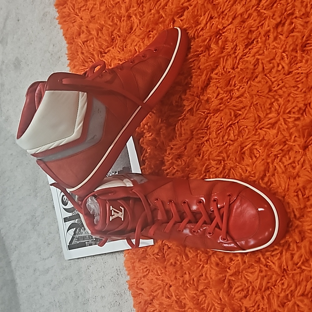Louis Vuitton men sneakers! Red